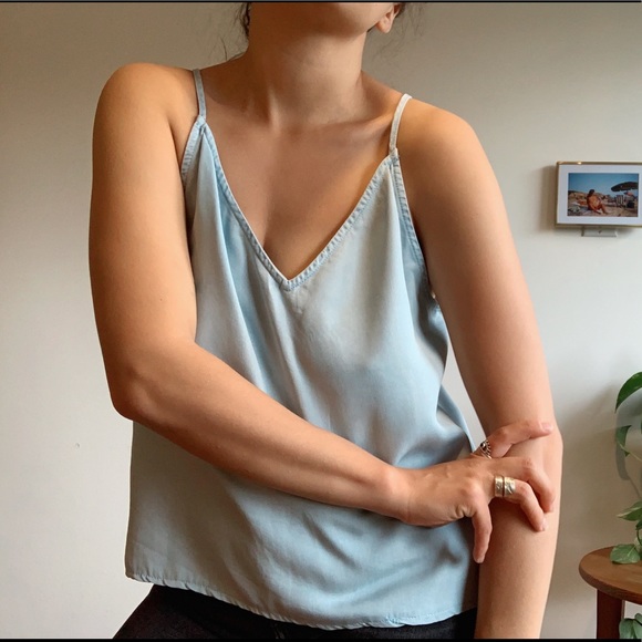 ⚡️3/$30⚡️LOFT Light Denim Feel Tank - Picture 2 of 3